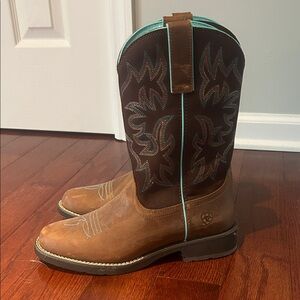 Ariat Western Boots with Brown and Teal Design
